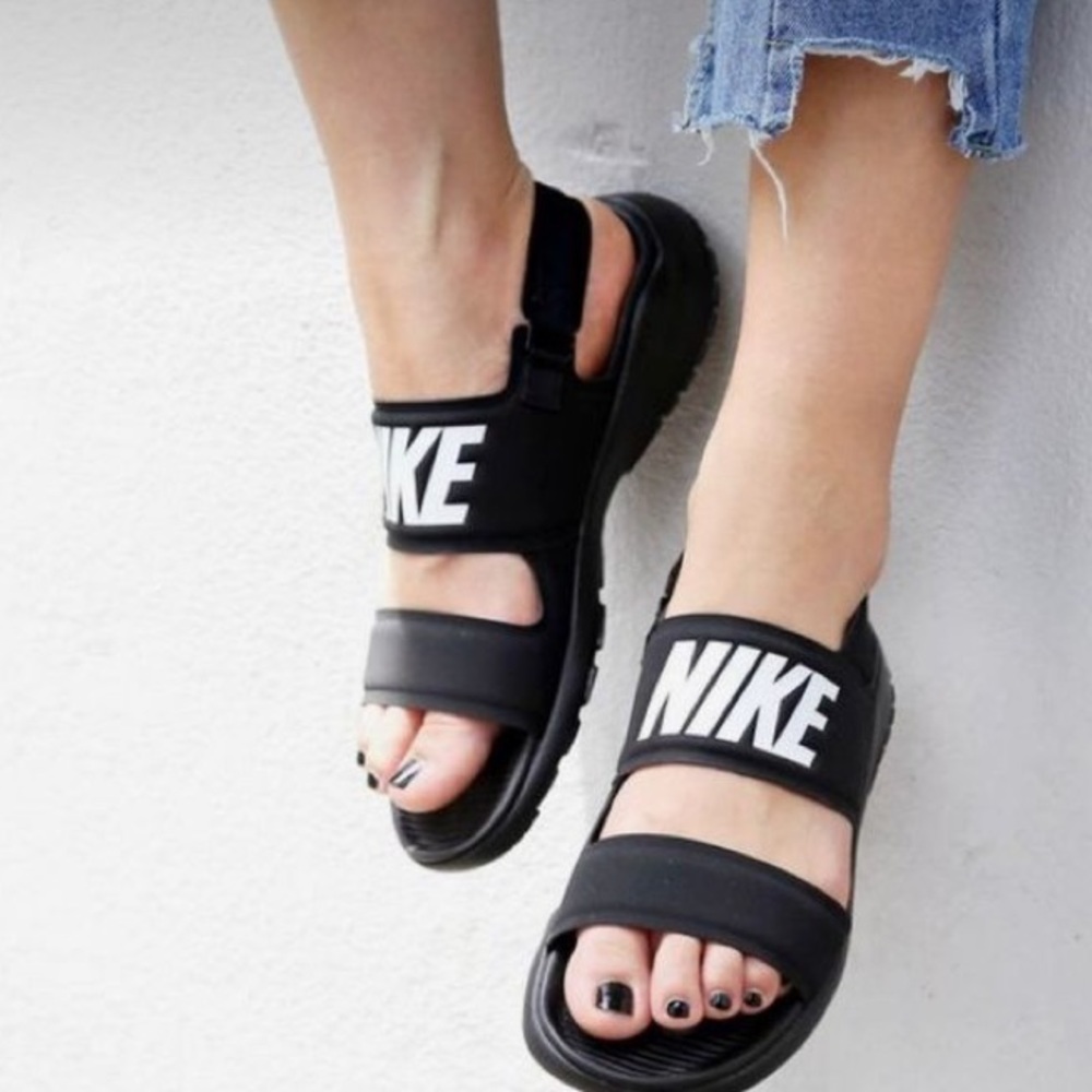 Nike Women’s Tanjun